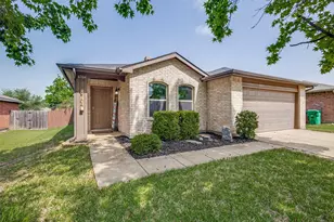 8704 Swan Park Dr, Denton, TX 76210 - Photo 3