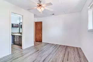 832 Cherry St, Wolfe City, TX 75496 - Photo 17