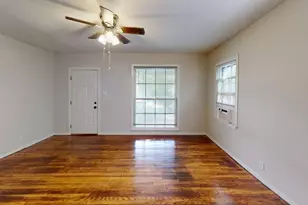 224 W Hull St, Denison, TX 75020 - Photo 7