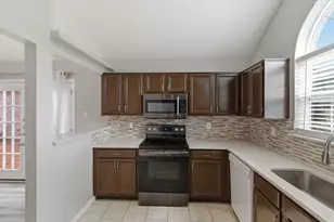 1800 Pine Ridge Dr, Bedford, TX 76021 - Photo 11