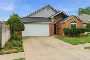 1800 Pine Ridge Dr, Bedford, TX 76021 - Photo 3