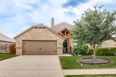 604 Hummingbird, Crowley, TX 76036 - Photo 3