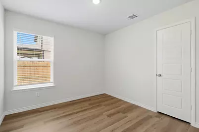 8009 Charlestown Lane, Fort Worth, TX 76140 - Photo 17