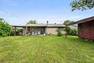 609 Columbine Ln, Grand Prairie, TX 75052 - Photo 29