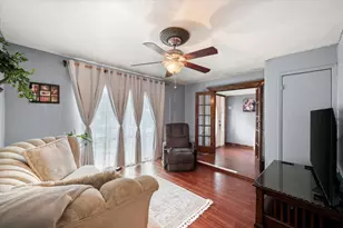 609 Columbine Ln, Grand Prairie, TX 75052 - Photo 5