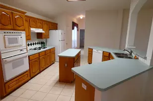 506 Baltusrol Cir, Garland, TX 75044 - Photo 9