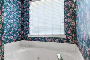 1213 Holly Hill Dr, Grand Prairie, TX 75052 - Photo 21