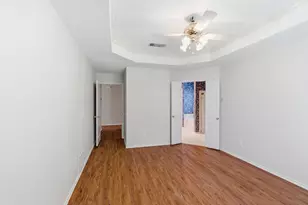 1213 Holly Hill Dr, Grand Prairie, TX 75052 - Photo 19