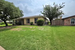 3126 Oak Hill Rd, Carrollton, TX 75007 - Photo 3