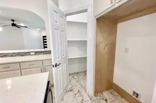 2811 Silkwood St, Dallas, TX 75215 - Photo 7