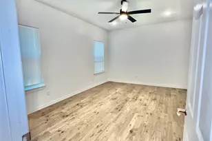 2811 Silkwood St, Dallas, TX 75215 - Photo 9