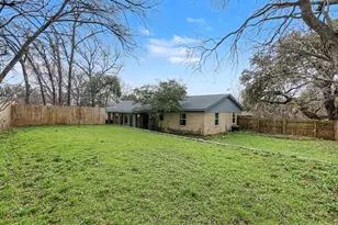 405 Torrey St, Granbury, TX 76048 - Photo 3