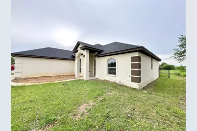 226 Lakeview Drive, Runaway Bay, TX 76426 - Photo 3
