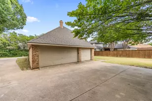 131 Sandy Creek Dr, DeSoto, TX 75115 - Photo 35