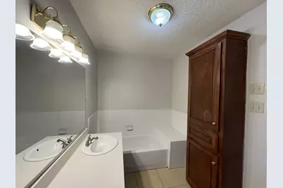 705 White Oak Lane, Arlington, TX 76012 - Photo 9