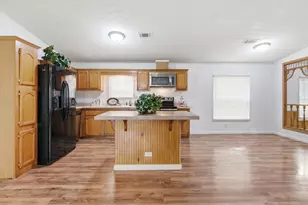 301 Elm Ln, Aurora, TX 76078 - Photo 13