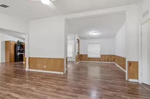 301 Elm Ln, Aurora, TX 76078 - Photo 7