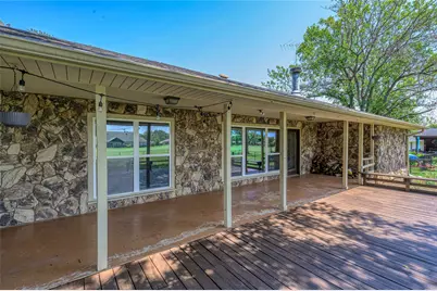 310 Navajo Trail, Gainesville, TX 76240 - Photo 23