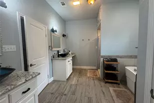 1219 N 16th St, Waco, TX 76707 - Photo 27
