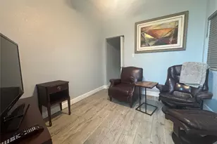 1219 N 16th St, Waco, TX 76707 - Photo 11
