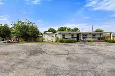 1401 NE Barnard Street, Glen Rose, TX 76043 - Photo 1