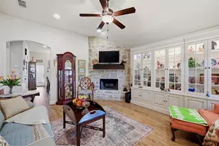 502 Pathfinder St, Collinsville, TX 76233 - Photo 5