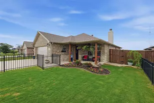 502 Pathfinder St, Collinsville, TX 76233 - Photo 3