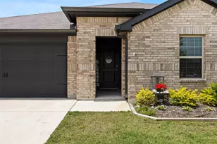 1625 Kirby Ln, Lancaster, TX 75146 - Photo 3