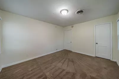 2526 Rolinda Drive, Dallas, TX 75211 - Photo 9