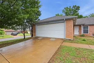 1502 Sharron Ct, Cleburne, TX 76033 - Photo 3