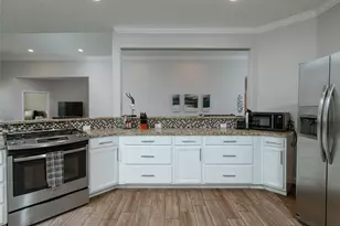 3014 Falls Dr, Dallas, TX 75211 - Photo 7