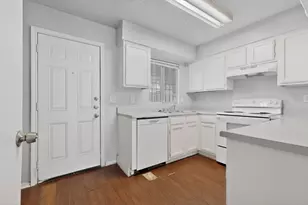 9467 Olde Towne Row, Dallas, TX 75227 - Photo 7