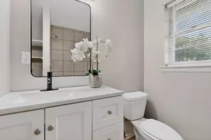 2725 Wesleyan Dr, Irving, TX 75062 - Photo 27