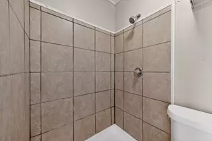 2725 Wesleyan Dr, Irving, TX 75062 - Photo 33