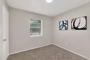 2725 Wesleyan Dr, Irving, TX 75062 - Photo 23