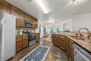 6200 Avon Dr, Waco, TX 76708 - Photo 9