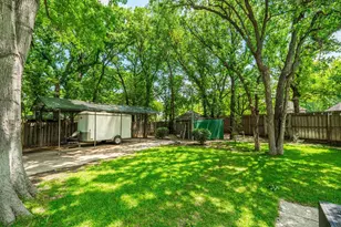 2401 Oak Shadow Ct, Arlington, TX 76017 - Photo 27