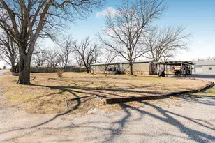 330 Chapman Dr, Mineral Wells, TX 76067 - Photo 17