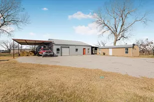 330 Chapman Dr, Mineral Wells, TX 76067 - Photo 29