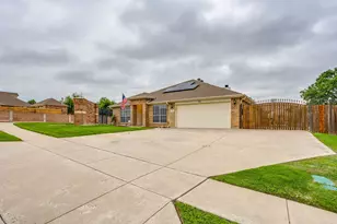 1420 Heidi Ct, White Settlement, TX 76108 - Photo 3