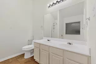 317 E Clover Park Dr, Fort Worth, TX 76140 - Photo 17