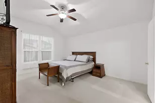 317 E Clover Park Dr, Fort Worth, TX 76140 - Photo 15