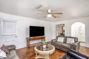 1520 Olive St, Gainesville, TX 76240 - Photo 9