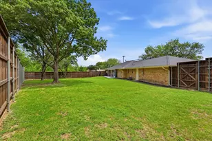 1909 W Red Bird Ln, Dallas, TX 75232 - Photo 35