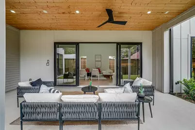 2410 N Prairie Avenue, Dallas, TX 75204 - Photo 31