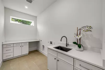 2410 N Prairie Avenue, Dallas, TX 75204 - Photo 29
