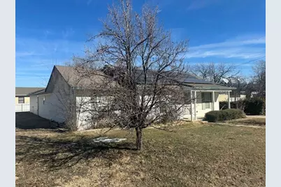 530 Richardson Street, Jacksboro, TX 76458 - Photo 3