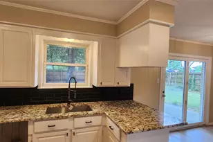 2821 Windy Dr, Commerce, TX 75428 - Photo 17