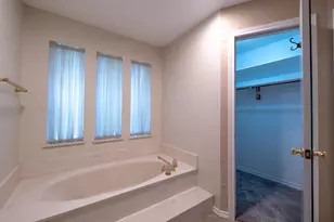 2505 Copper Creek Ln, Carrollton, TX 75006 - Photo 23
