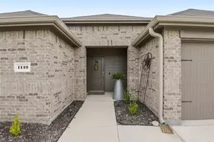 1110 Baldwin Ln, Ennis, TX 75119 - Photo 3